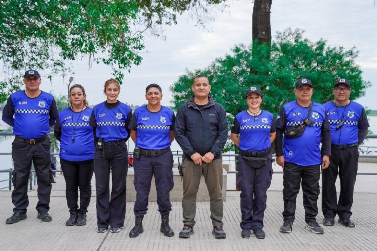 Agentes de Guardia Urbana de Corrientes en la costanera