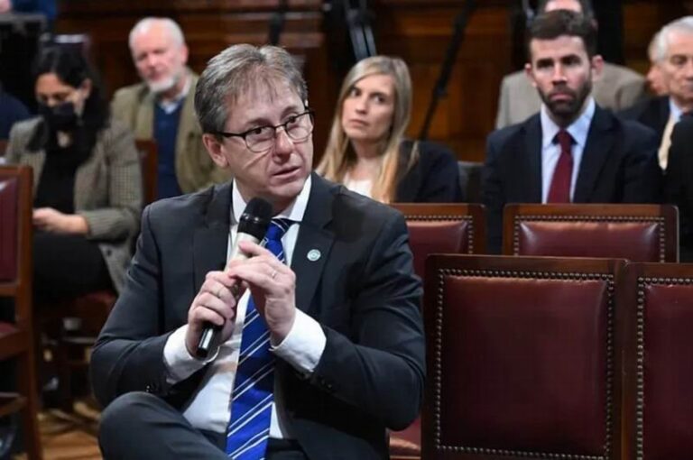 Senador Eduardo Peteco Vischi en el Senado de la Nación